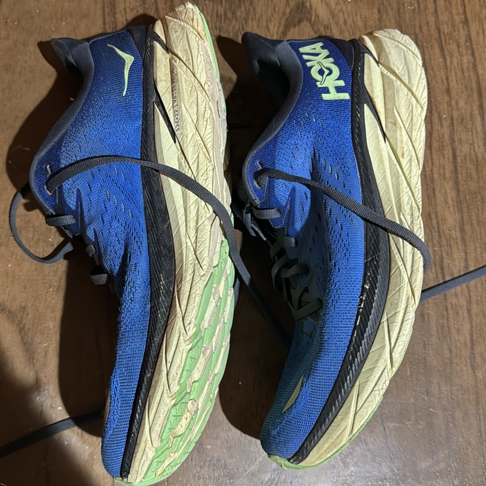 Hoka One One Clifton 8